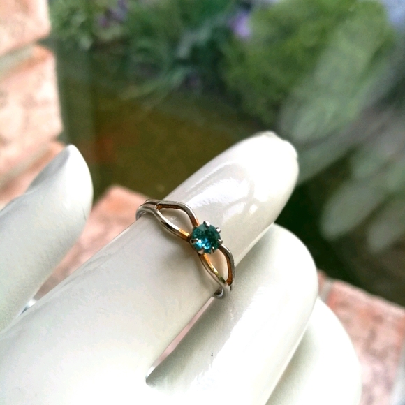 FREE Blue Rhinestone Costume Ring - Picture 1 of 4